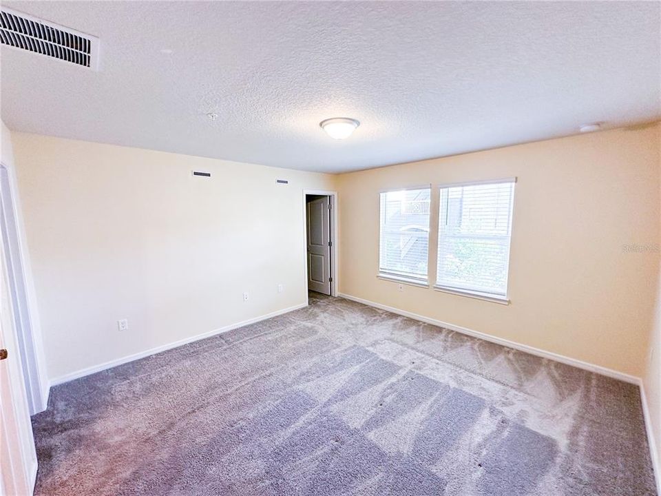 For Rent: $2,690 (3 beds, 2 baths, 1907 Square Feet)