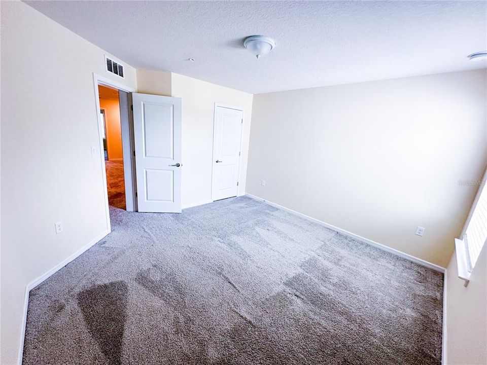 For Rent: $2,690 (3 beds, 2 baths, 1907 Square Feet)