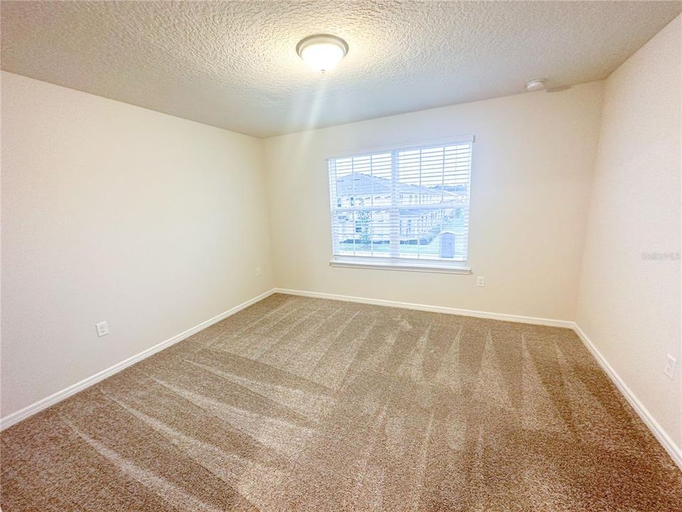 For Rent: $2,690 (3 beds, 2 baths, 1907 Square Feet)