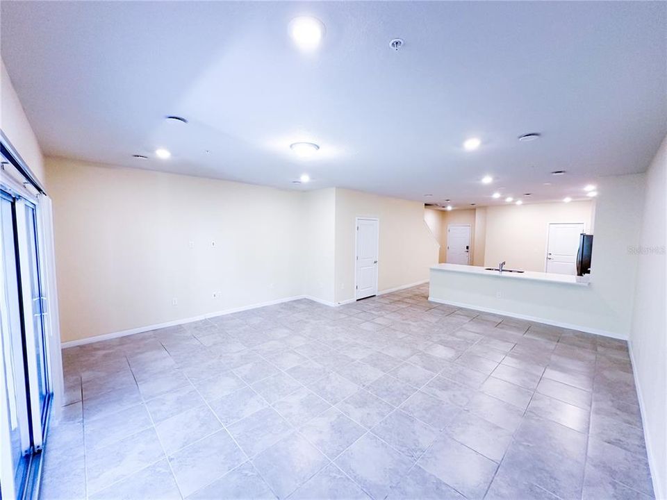 For Rent: $2,690 (3 beds, 2 baths, 1907 Square Feet)