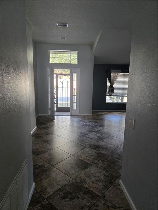 For Rent: $1,850 (3 beds, 2 baths, 1814 Square Feet)