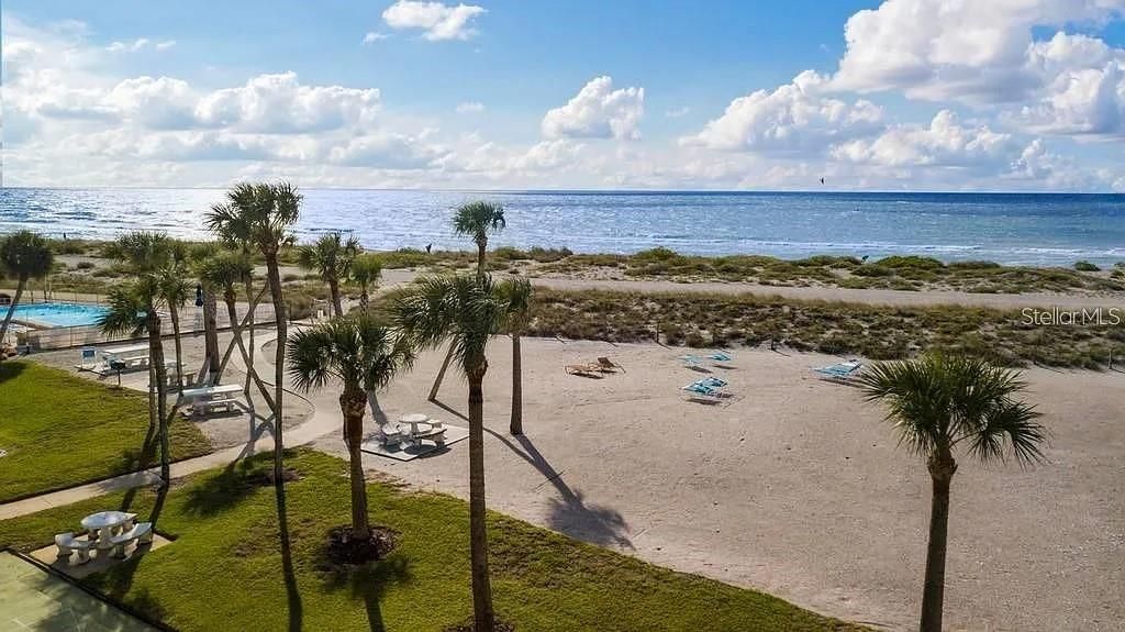 En Venta: $649,900 (2 camas, 2 baños, 1165 Pies cuadrados)