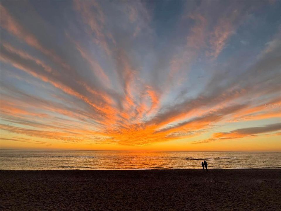 En Venta: $649,900 (2 camas, 2 baños, 1165 Pies cuadrados)