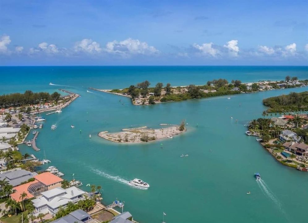 En Venta: $649,900 (2 camas, 2 baños, 1165 Pies cuadrados)