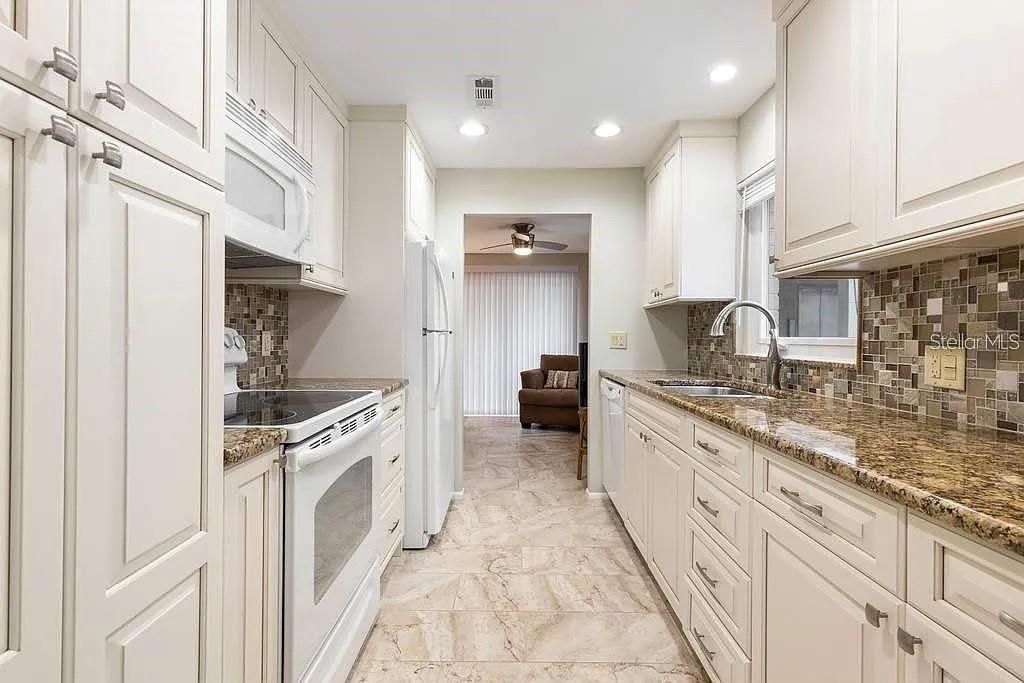 En Venta: $649,900 (2 camas, 2 baños, 1165 Pies cuadrados)