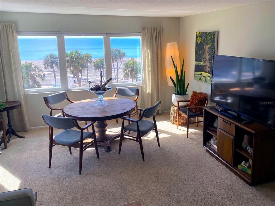 En Venta: $649,900 (2 camas, 2 baños, 1165 Pies cuadrados)