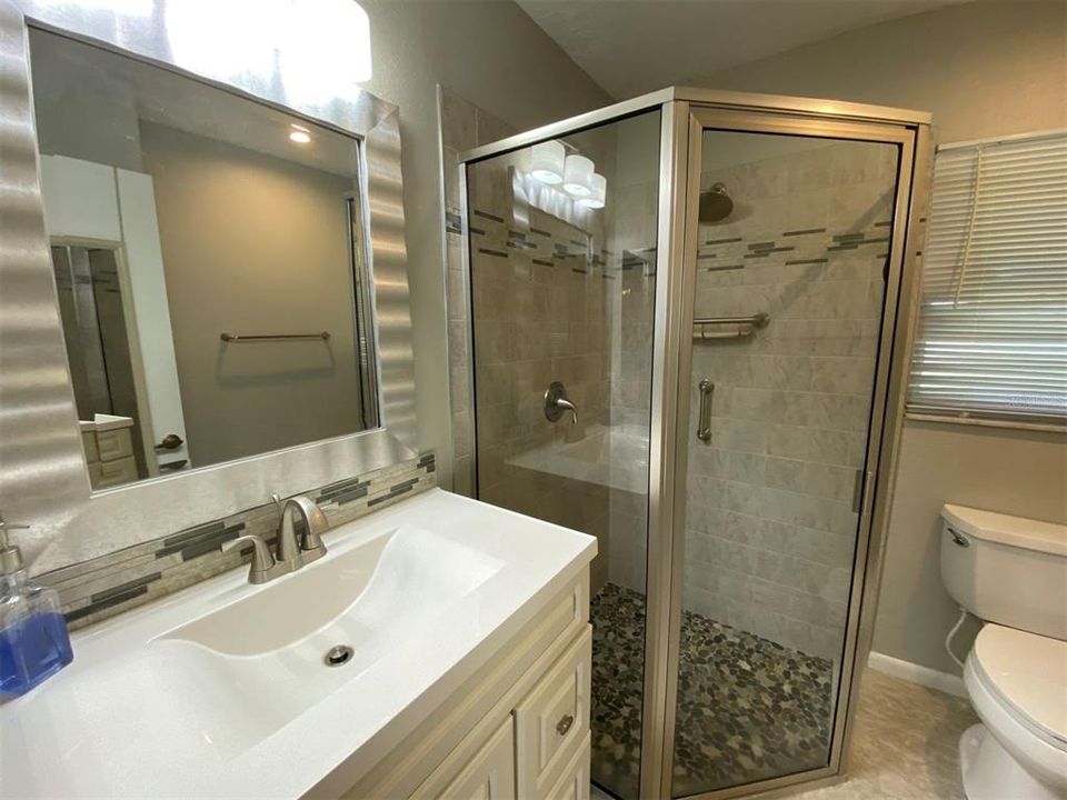 出租: $1,750 (2 贝兹, 2 浴室, 1315 平方英尺)