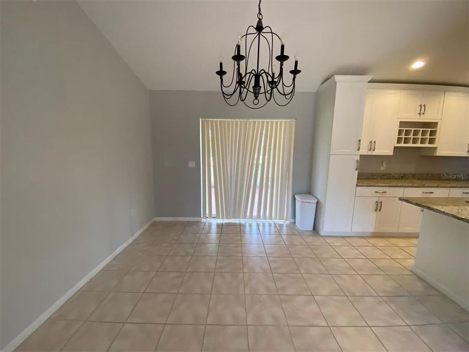 出租: $1,750 (2 贝兹, 2 浴室, 1315 平方英尺)