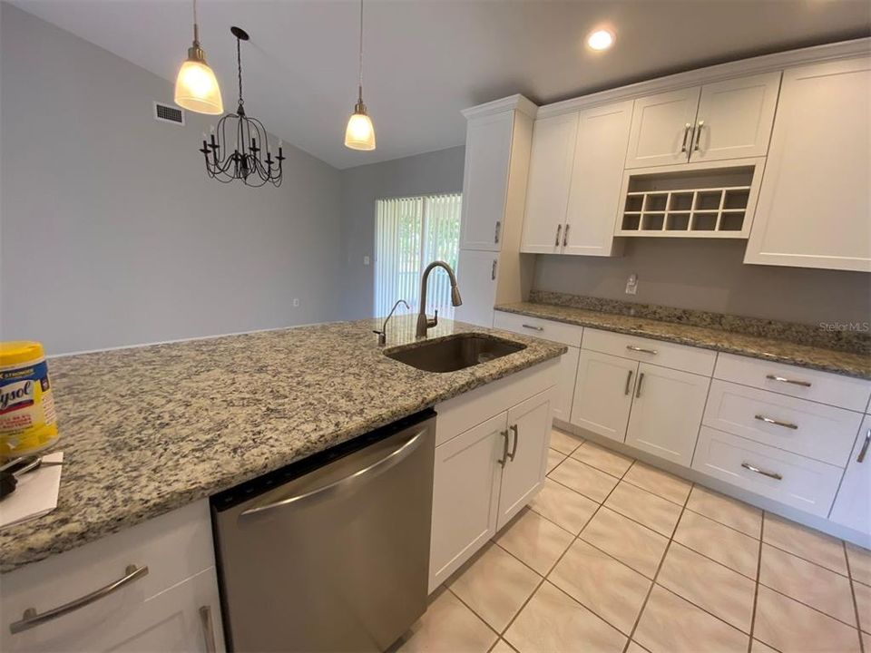 出租: $1,750 (2 贝兹, 2 浴室, 1315 平方英尺)