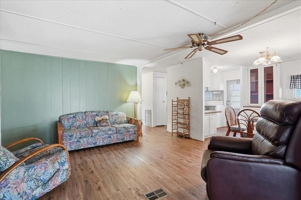 En Venta: $169,900 (2 camas, 2 baños, 966 Pies cuadrados)