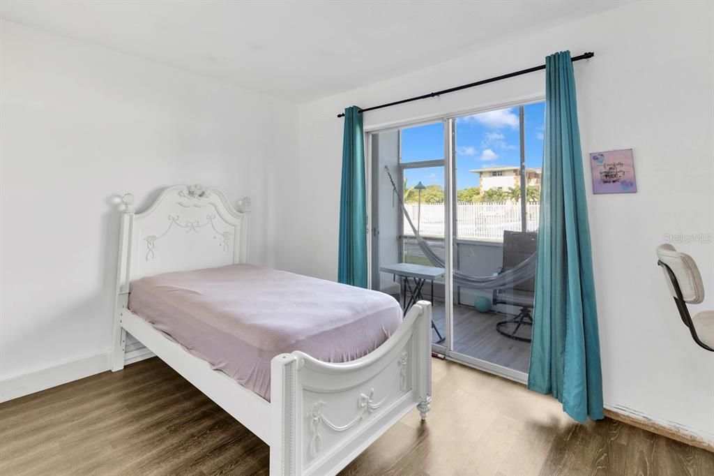 На продажу: $125,000 (1 спален, 1 ванн, 748 Квадратных фут)