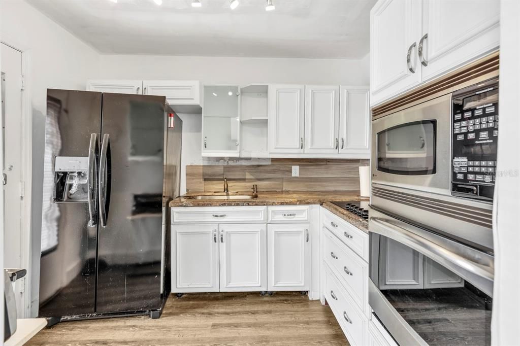 На продажу: $125,000 (1 спален, 1 ванн, 748 Квадратных фут)