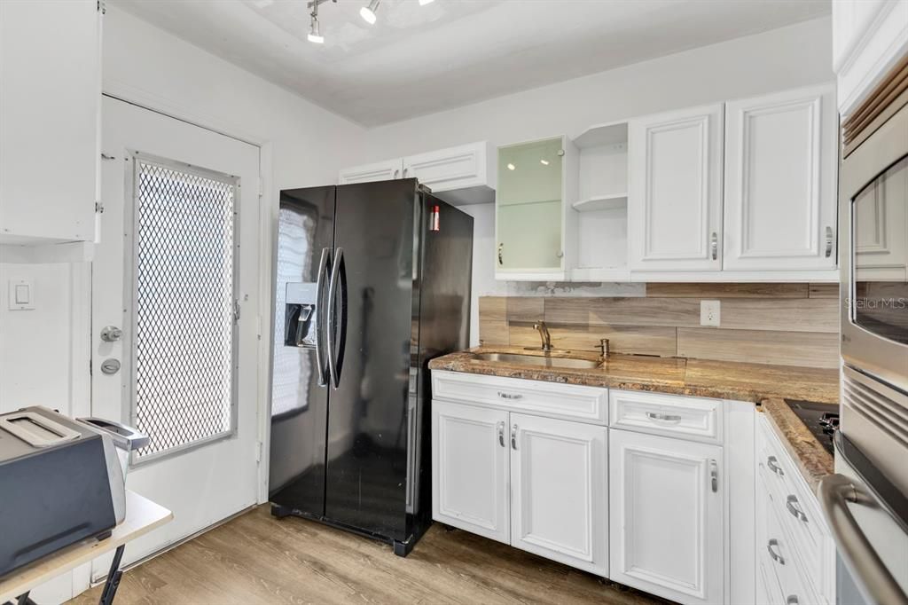 На продажу: $125,000 (1 спален, 1 ванн, 748 Квадратных фут)