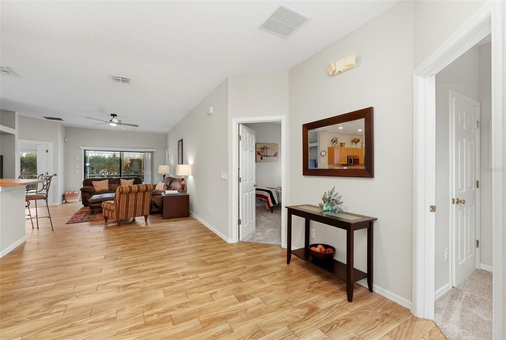 На продажу: $425,000 (4 спален, 3 ванн, 1632 Квадратных фут)