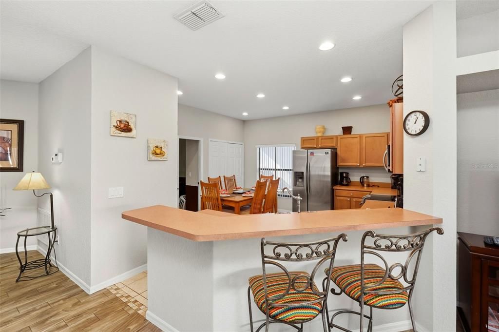 На продажу: $425,000 (4 спален, 3 ванн, 1632 Квадратных фут)