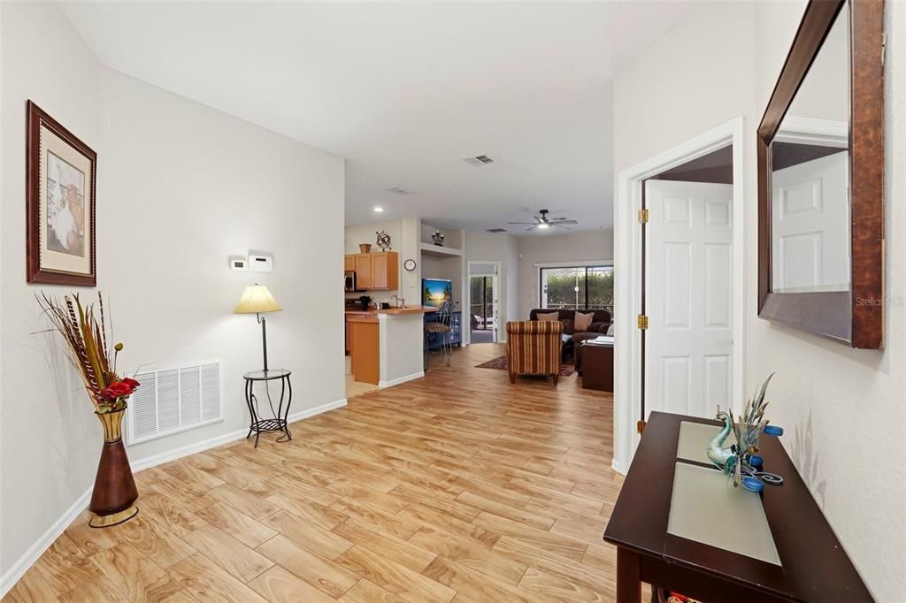 На продажу: $425,000 (4 спален, 3 ванн, 1632 Квадратных фут)