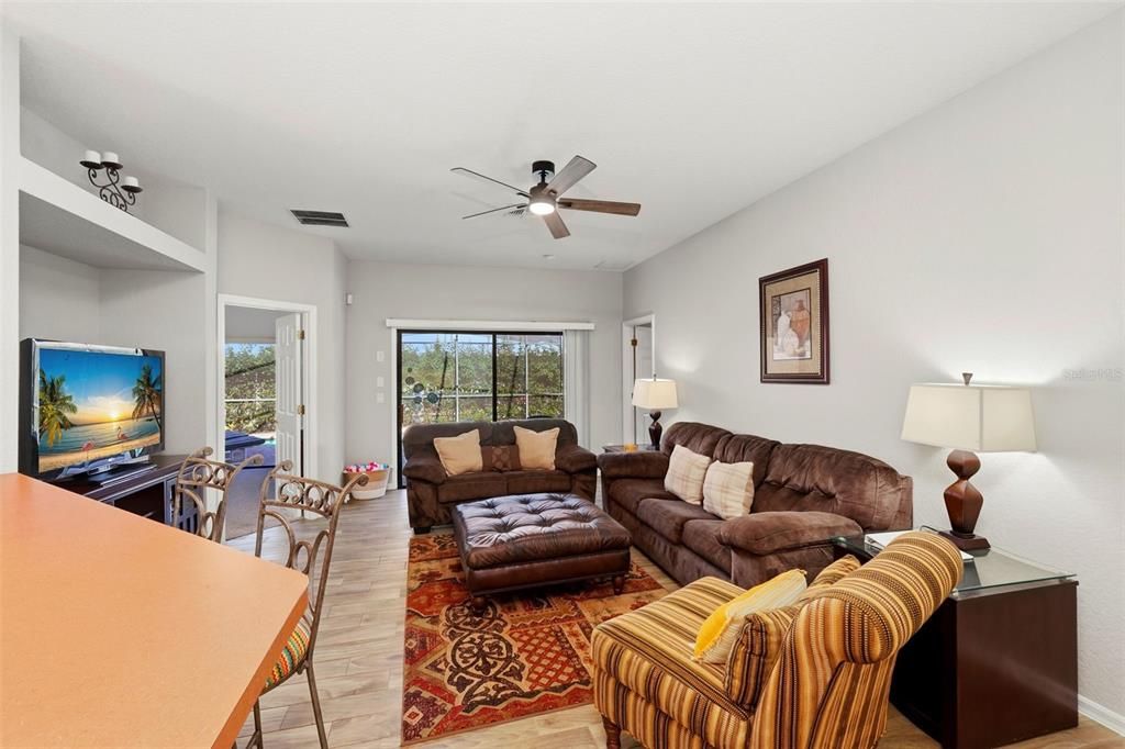 На продажу: $425,000 (4 спален, 3 ванн, 1632 Квадратных фут)