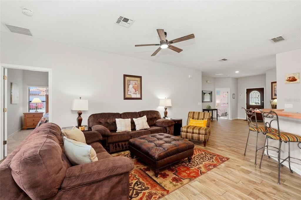 На продажу: $425,000 (4 спален, 3 ванн, 1632 Квадратных фут)