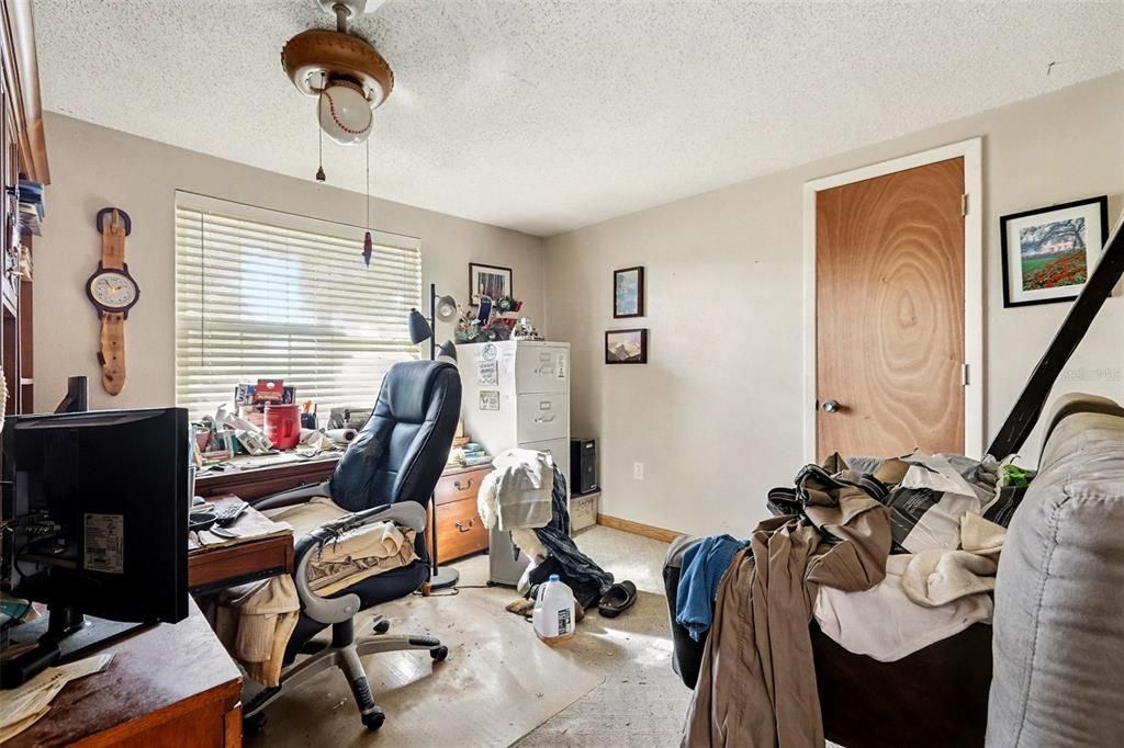 For Sale: $325,000 (3 beds, 2 baths, 1454 Square Feet)