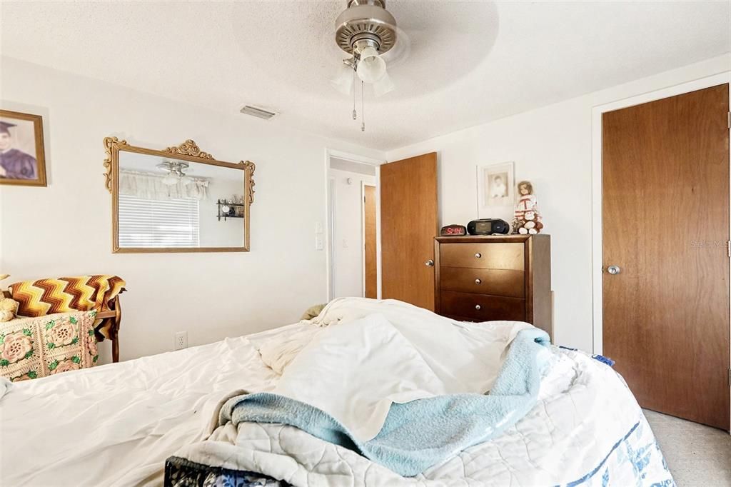 For Sale: $325,000 (3 beds, 2 baths, 1454 Square Feet)