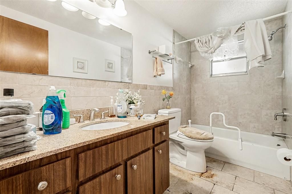 For Sale: $325,000 (3 beds, 2 baths, 1454 Square Feet)