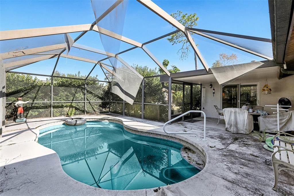 For Sale: $325,000 (3 beds, 2 baths, 1454 Square Feet)