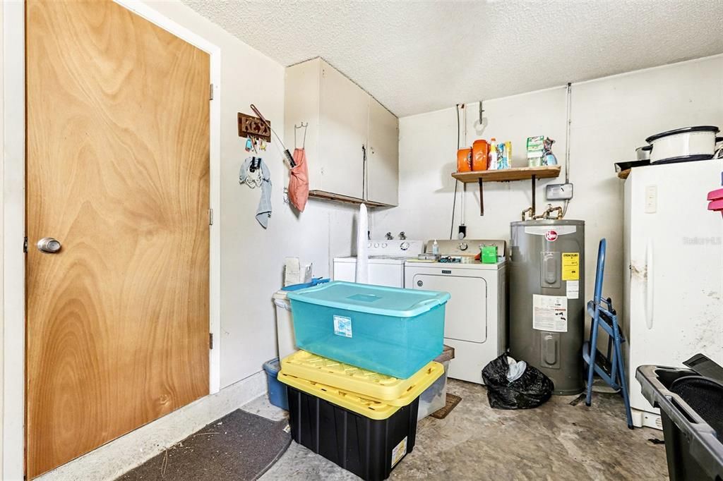 For Sale: $325,000 (3 beds, 2 baths, 1454 Square Feet)