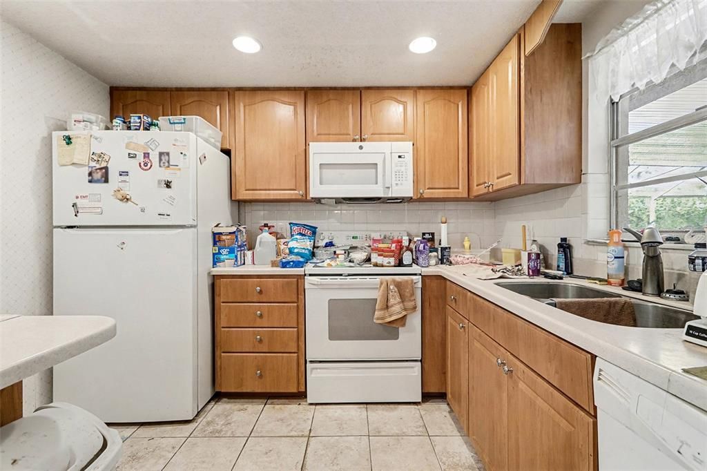 For Sale: $325,000 (3 beds, 2 baths, 1454 Square Feet)
