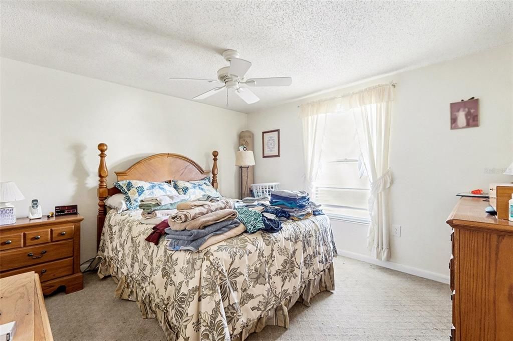 For Sale: $325,000 (3 beds, 2 baths, 1454 Square Feet)