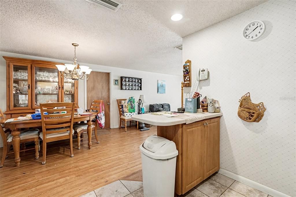 For Sale: $325,000 (3 beds, 2 baths, 1454 Square Feet)