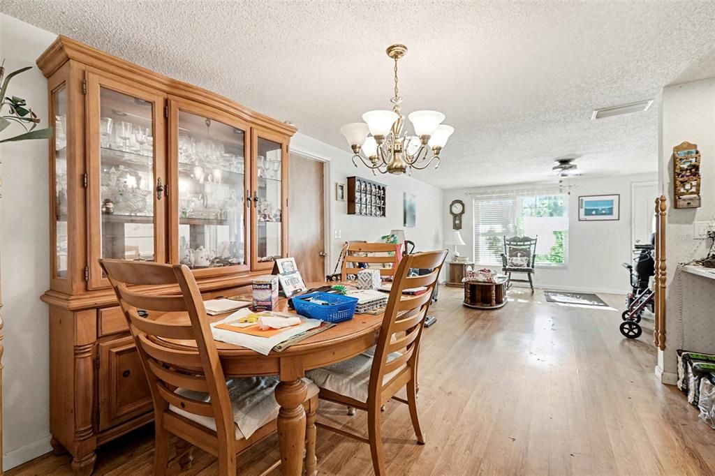 For Sale: $325,000 (3 beds, 2 baths, 1454 Square Feet)