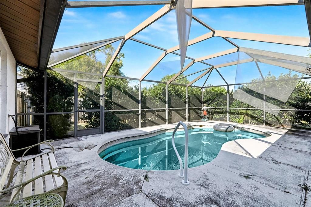 For Sale: $325,000 (3 beds, 2 baths, 1454 Square Feet)