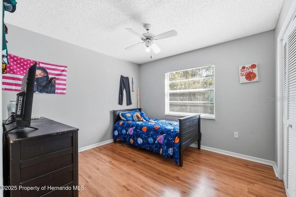 For Sale: $298,500 (3 beds, 2 baths, 1585 Square Feet)