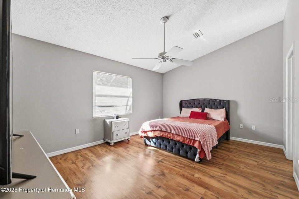 For Sale: $298,500 (3 beds, 2 baths, 1585 Square Feet)