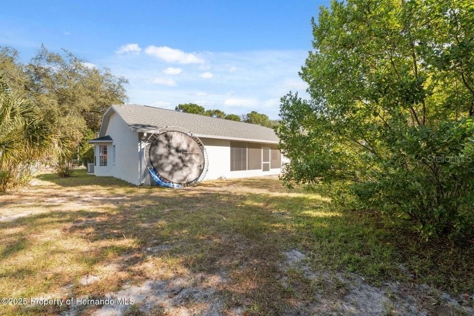 For Sale: $298,500 (3 beds, 2 baths, 1585 Square Feet)