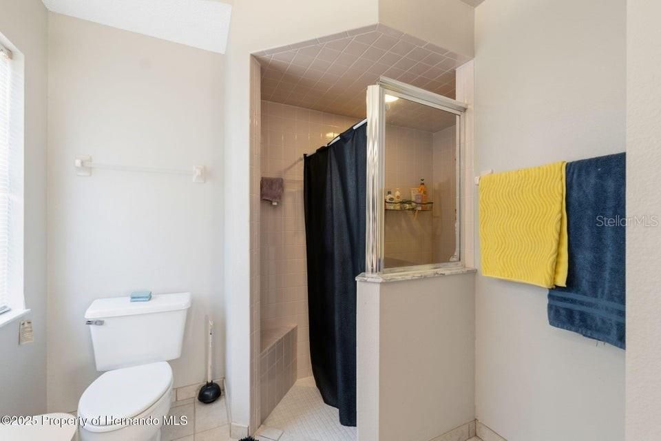 For Sale: $298,500 (3 beds, 2 baths, 1585 Square Feet)