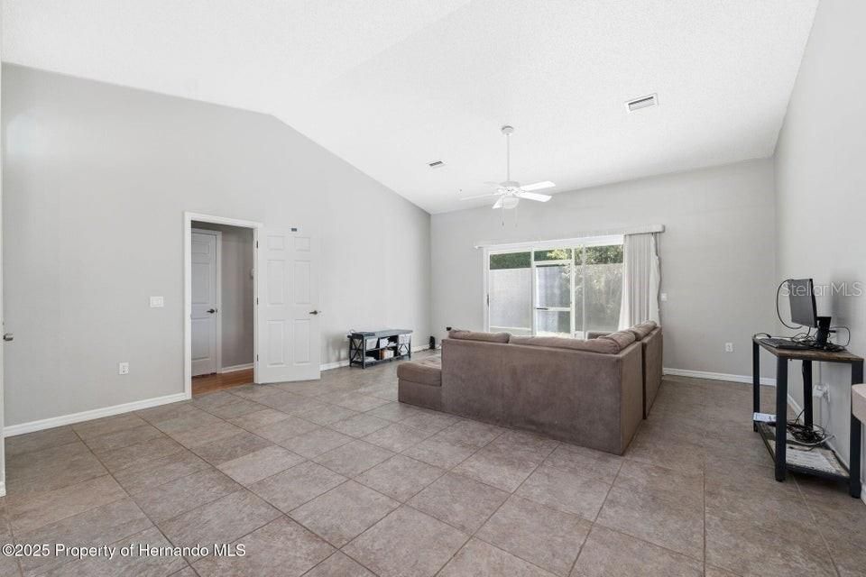 For Sale: $298,500 (3 beds, 2 baths, 1585 Square Feet)