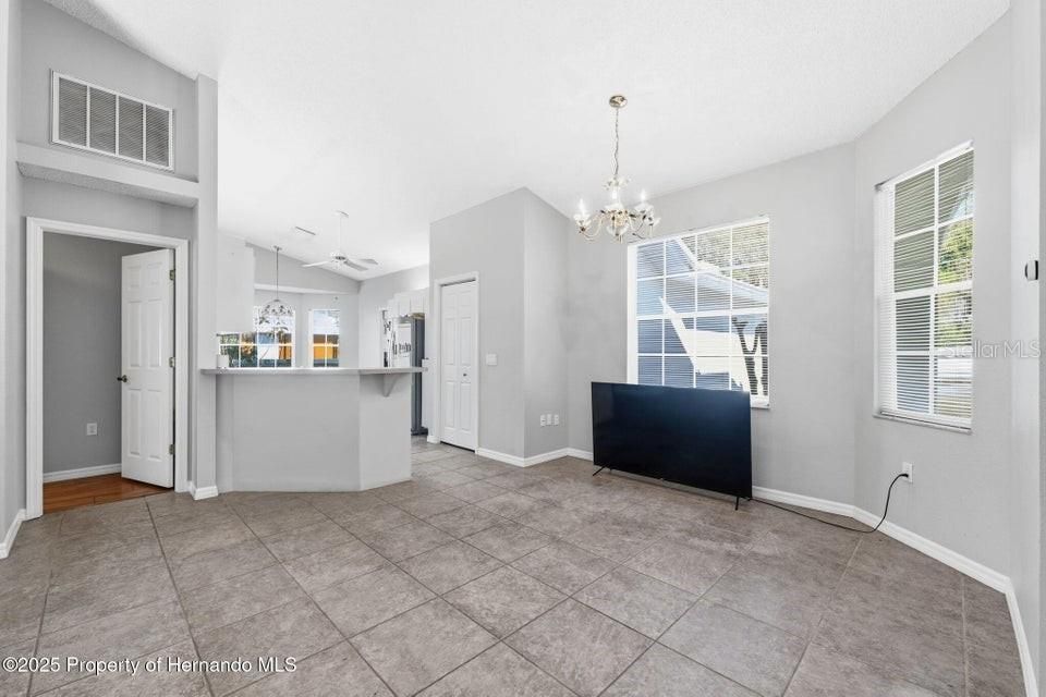 For Sale: $298,500 (3 beds, 2 baths, 1585 Square Feet)