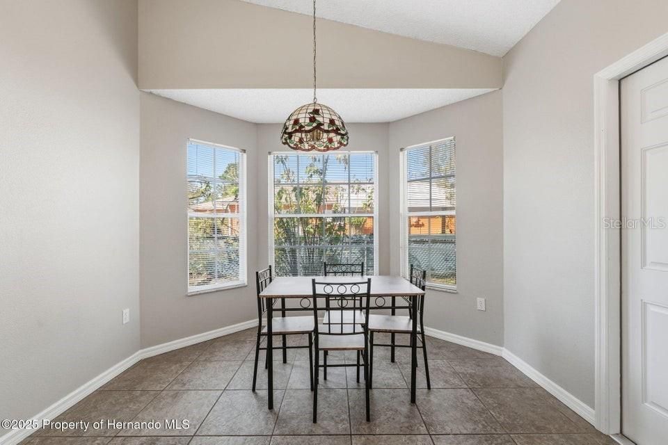 For Sale: $298,500 (3 beds, 2 baths, 1585 Square Feet)