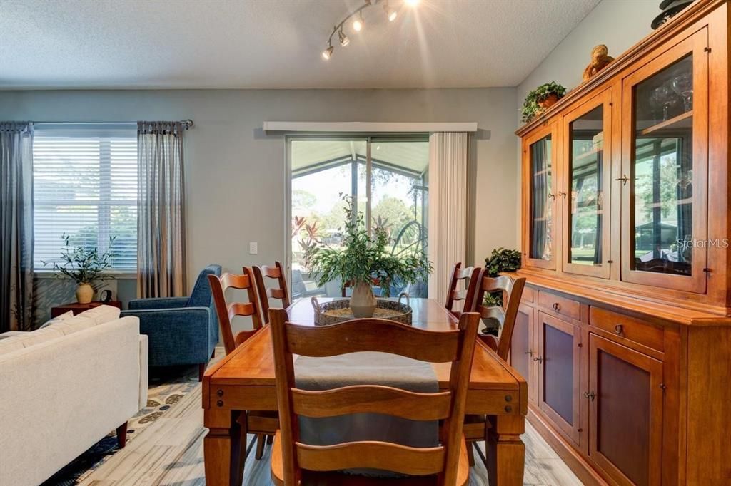 En Venta: $249,990 (2 camas, 2 baños, 1617 Pies cuadrados)