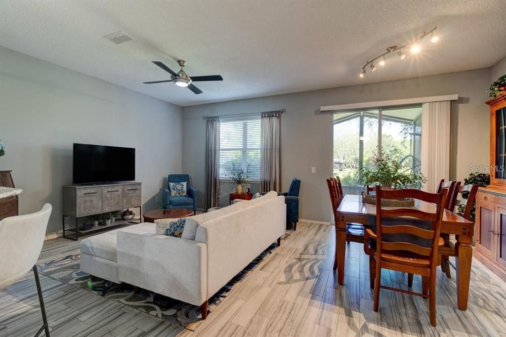 En Venta: $249,990 (2 camas, 2 baños, 1617 Pies cuadrados)