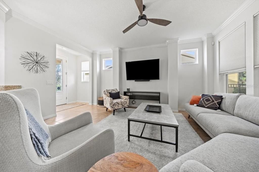 待售: $345,000 (2 贝兹, 2 浴室, 1666 平方英尺)