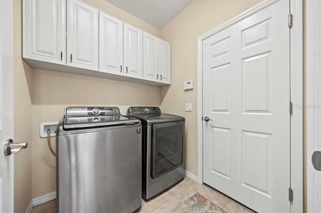 待售: $345,000 (2 贝兹, 2 浴室, 1666 平方英尺)