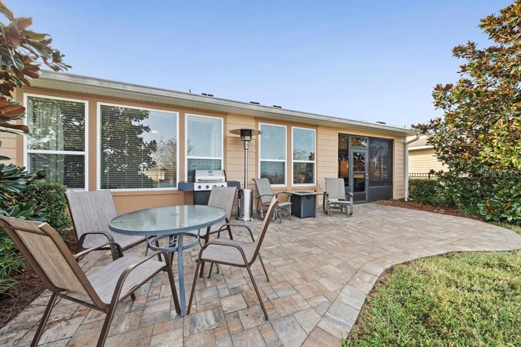 待售: $345,000 (2 贝兹, 2 浴室, 1666 平方英尺)