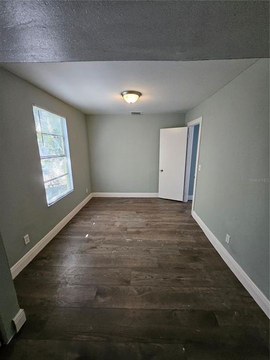 For Sale: $249,000 (3 beds, 1 baths, 1029 Square Feet)