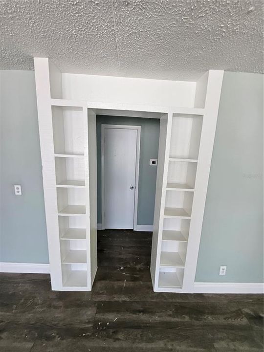 For Sale: $249,000 (3 beds, 1 baths, 1029 Square Feet)