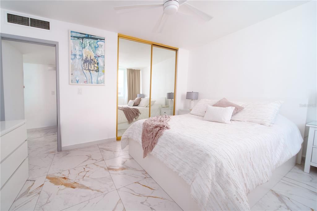 待售: $375,000 (1 贝兹, 1 浴室, 750 平方英尺)