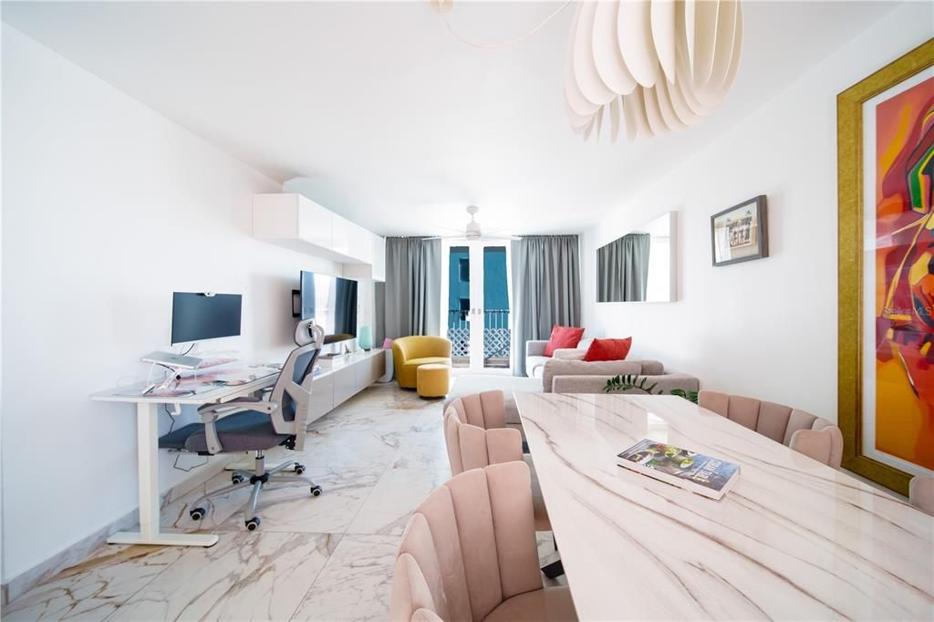 待售: $375,000 (1 贝兹, 1 浴室, 750 平方英尺)