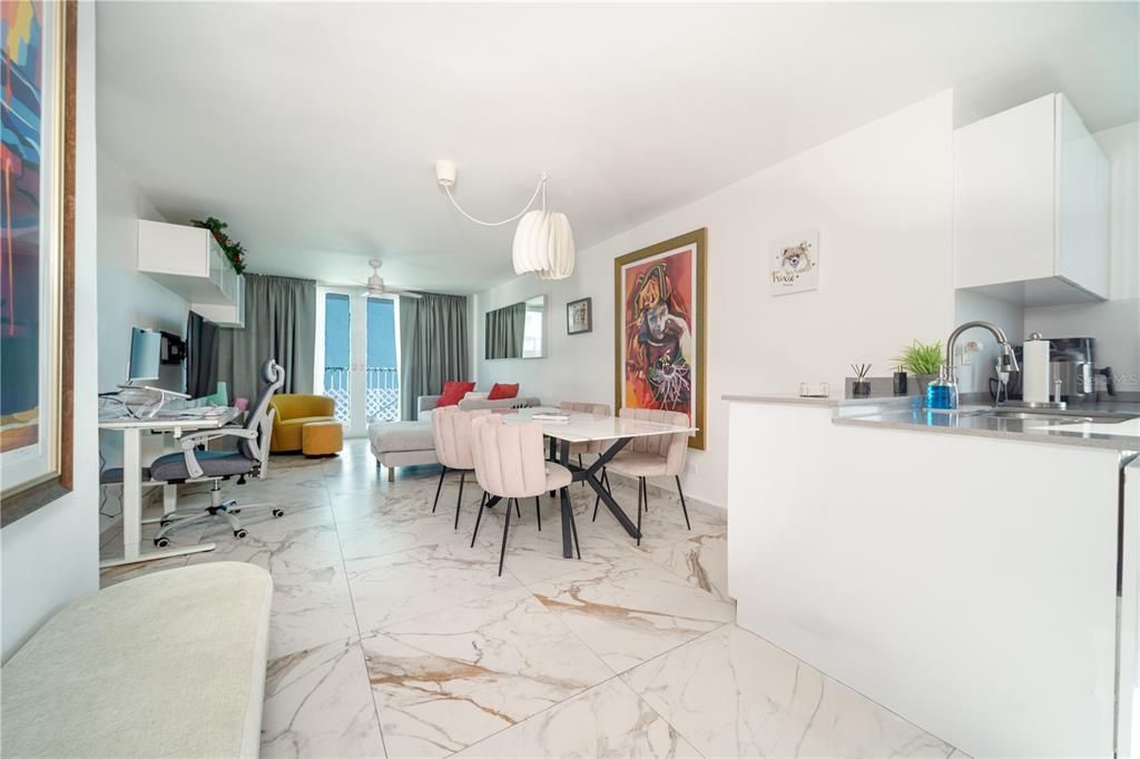 待售: $375,000 (1 贝兹, 1 浴室, 750 平方英尺)