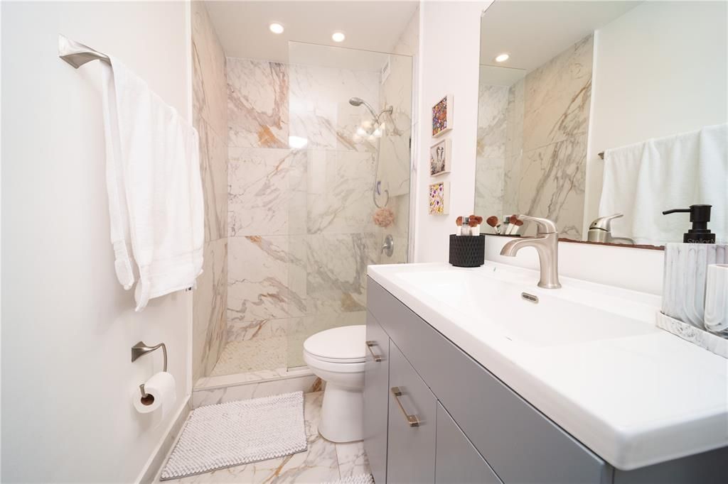 待售: $375,000 (1 贝兹, 1 浴室, 750 平方英尺)